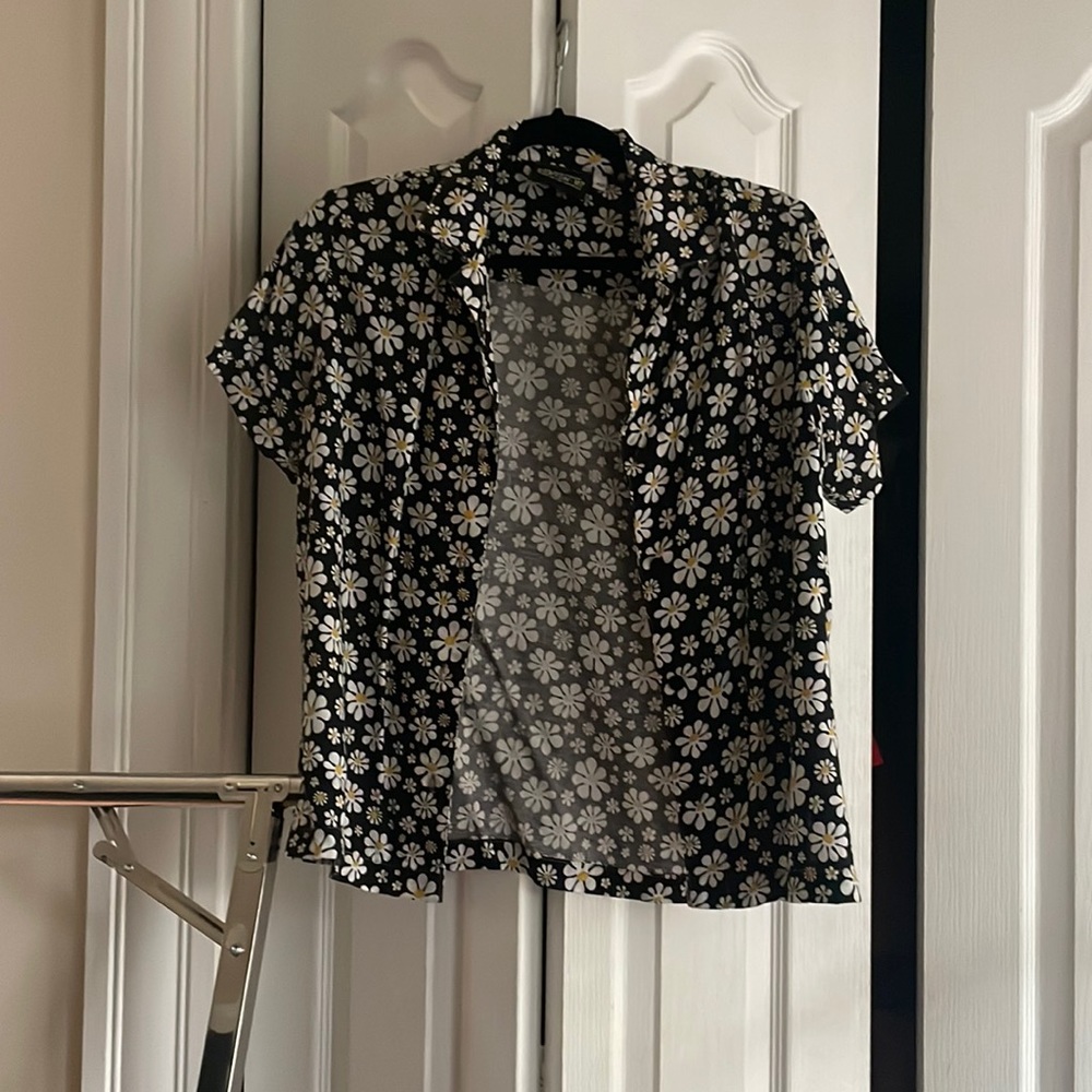 Big Bud Daisy Button Up size XS
